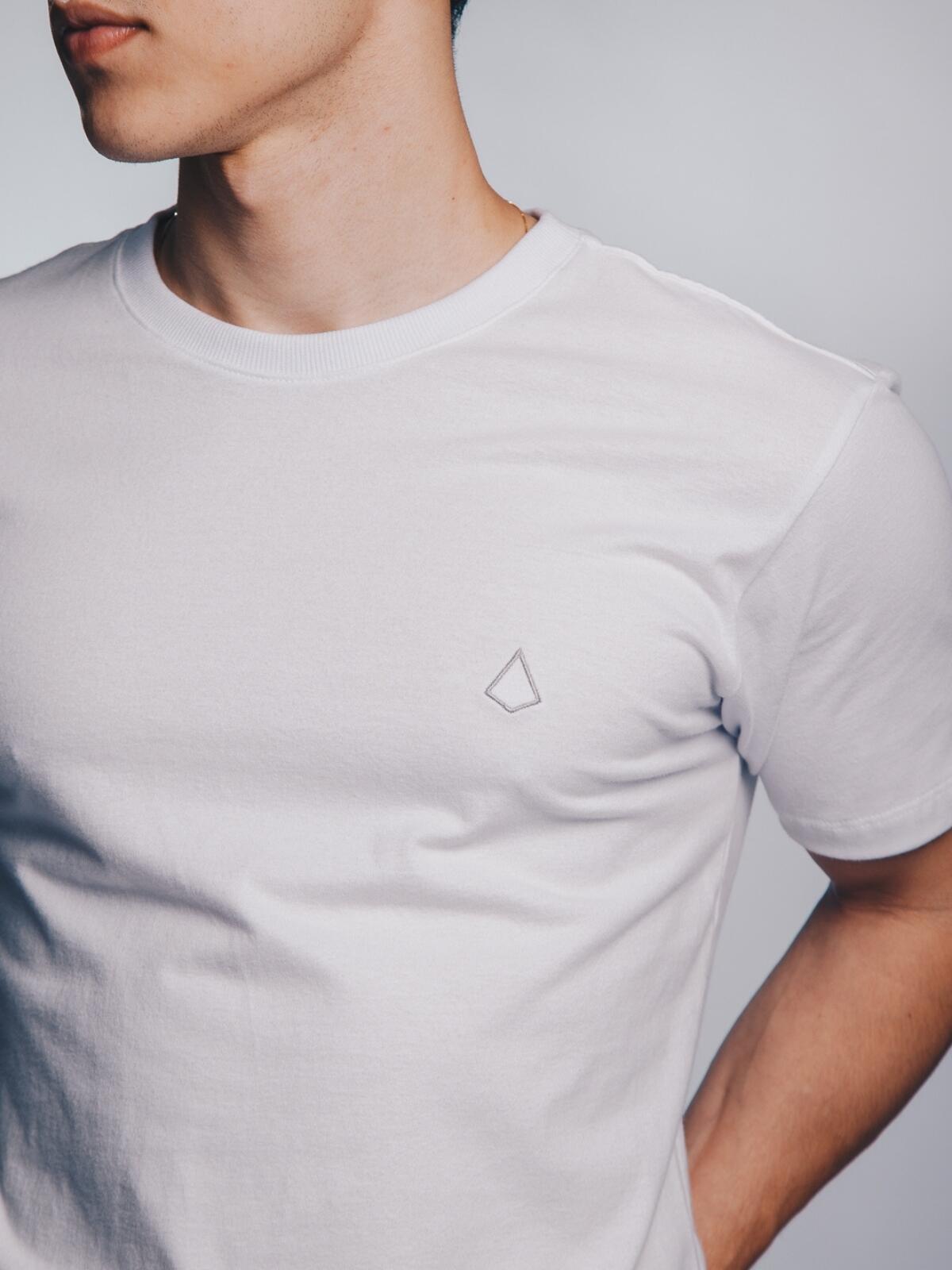 Camiseta Essentials White