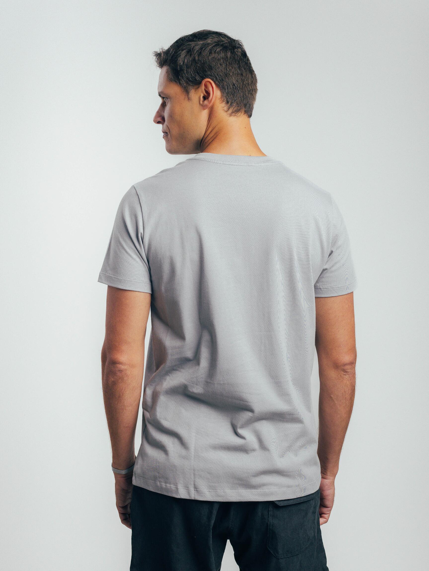Camiseta Essentials Giz