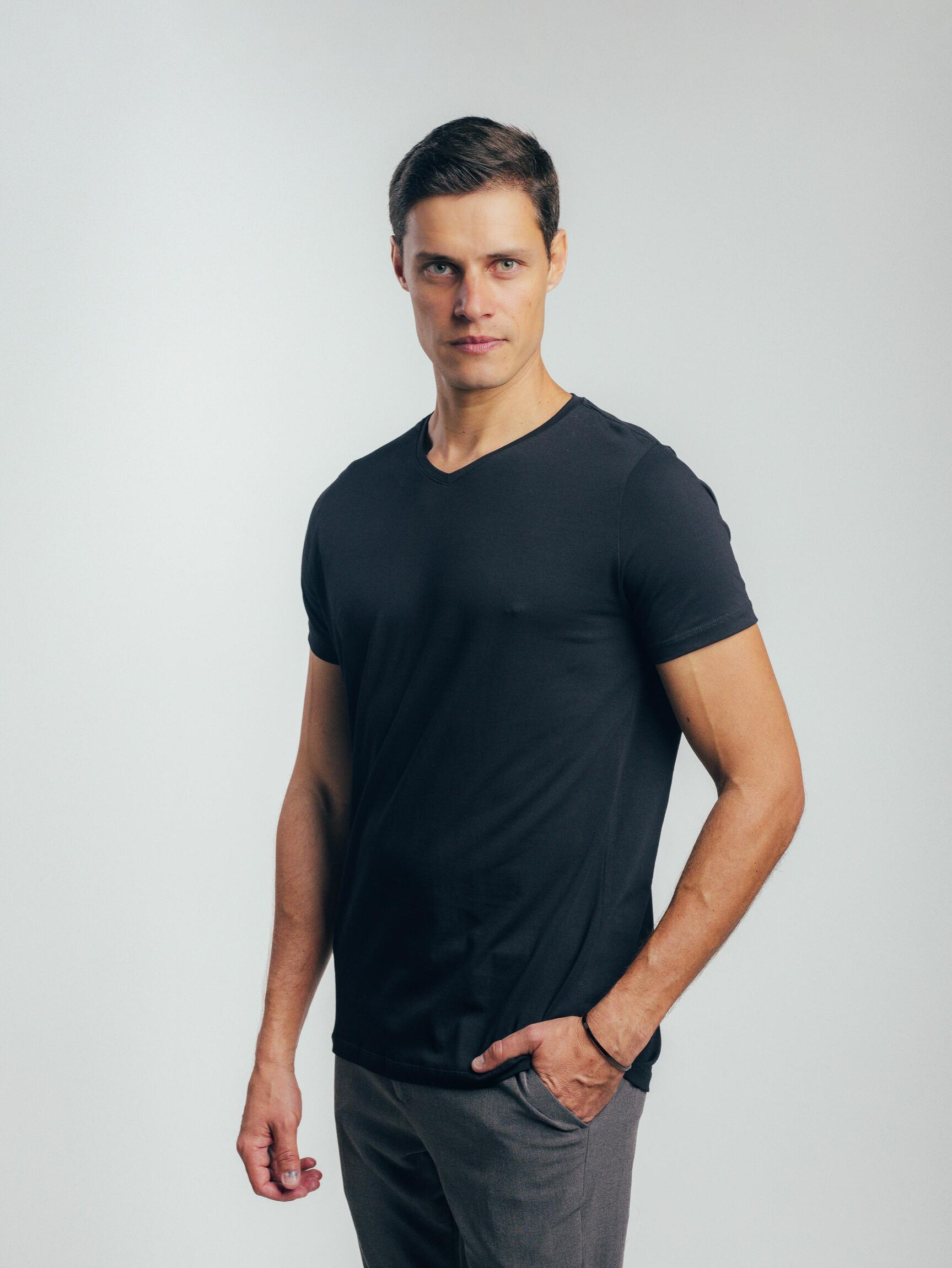 Camiseta Gola V Black