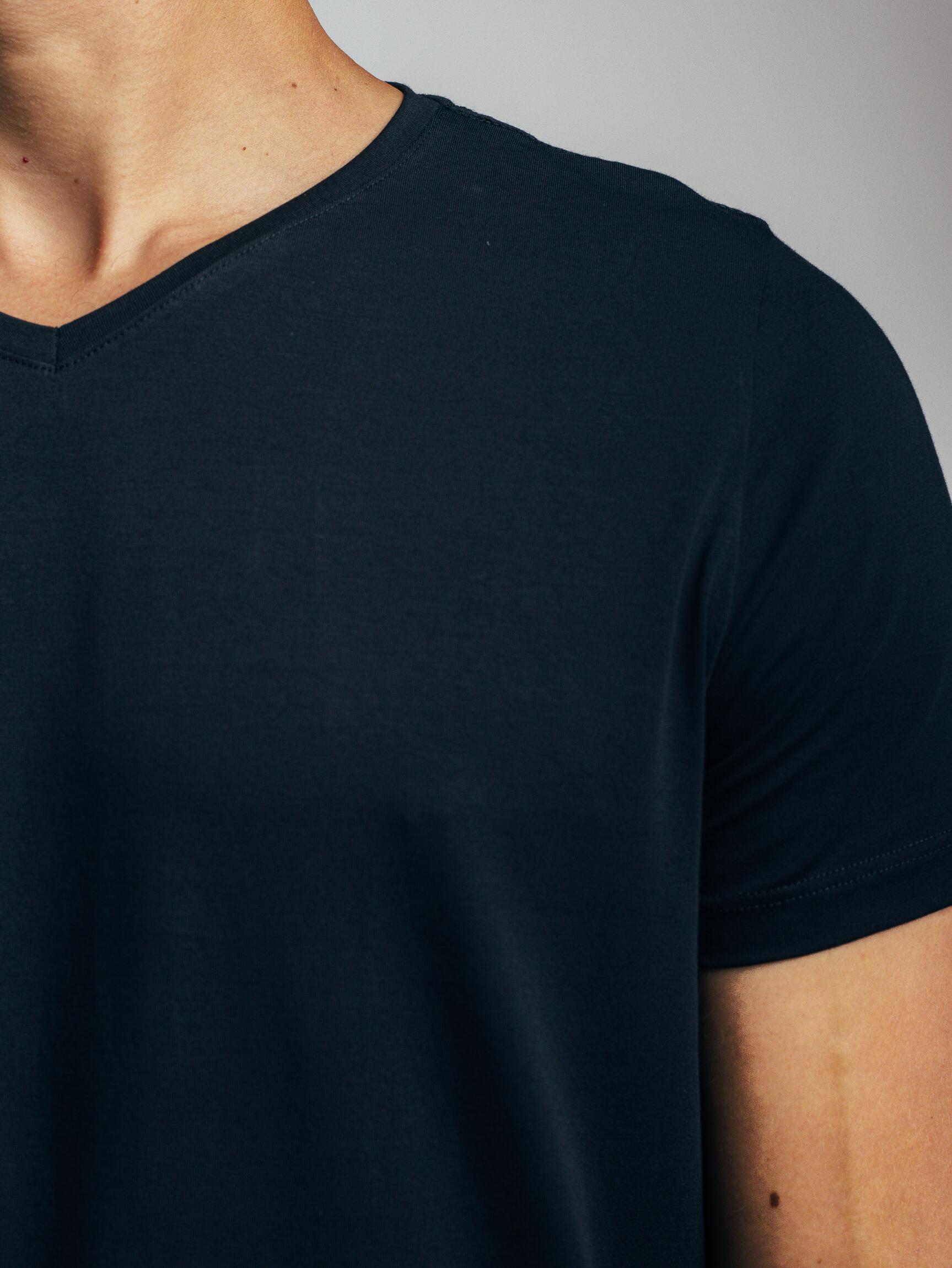 Camiseta Gola V Black