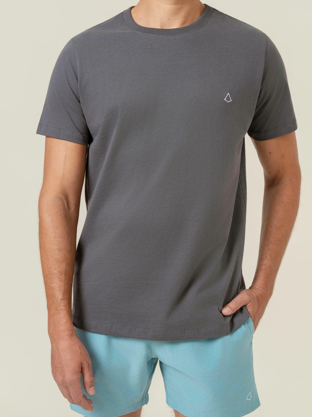 Camiseta Essentials Shark