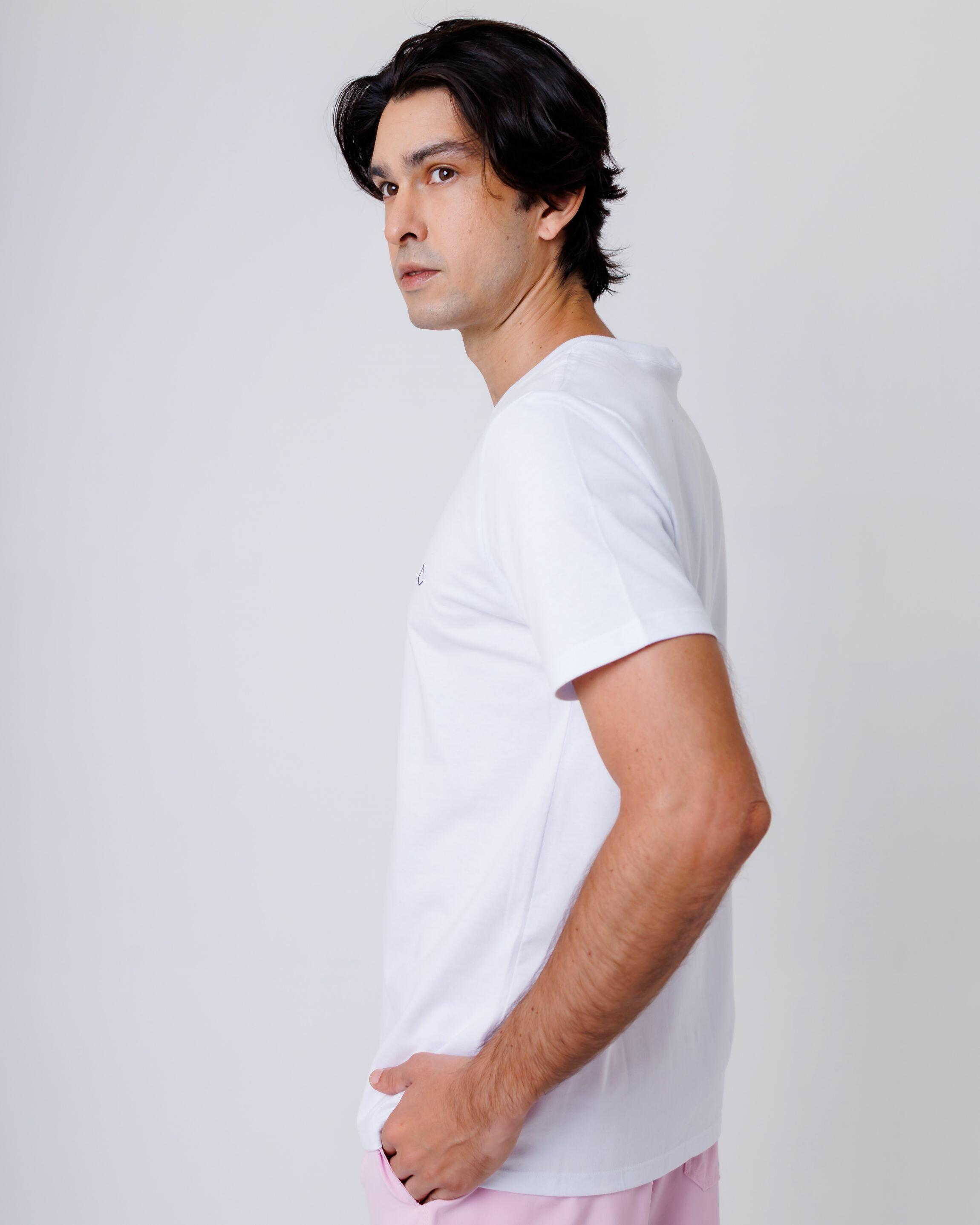 Camiseta Essentials Fella