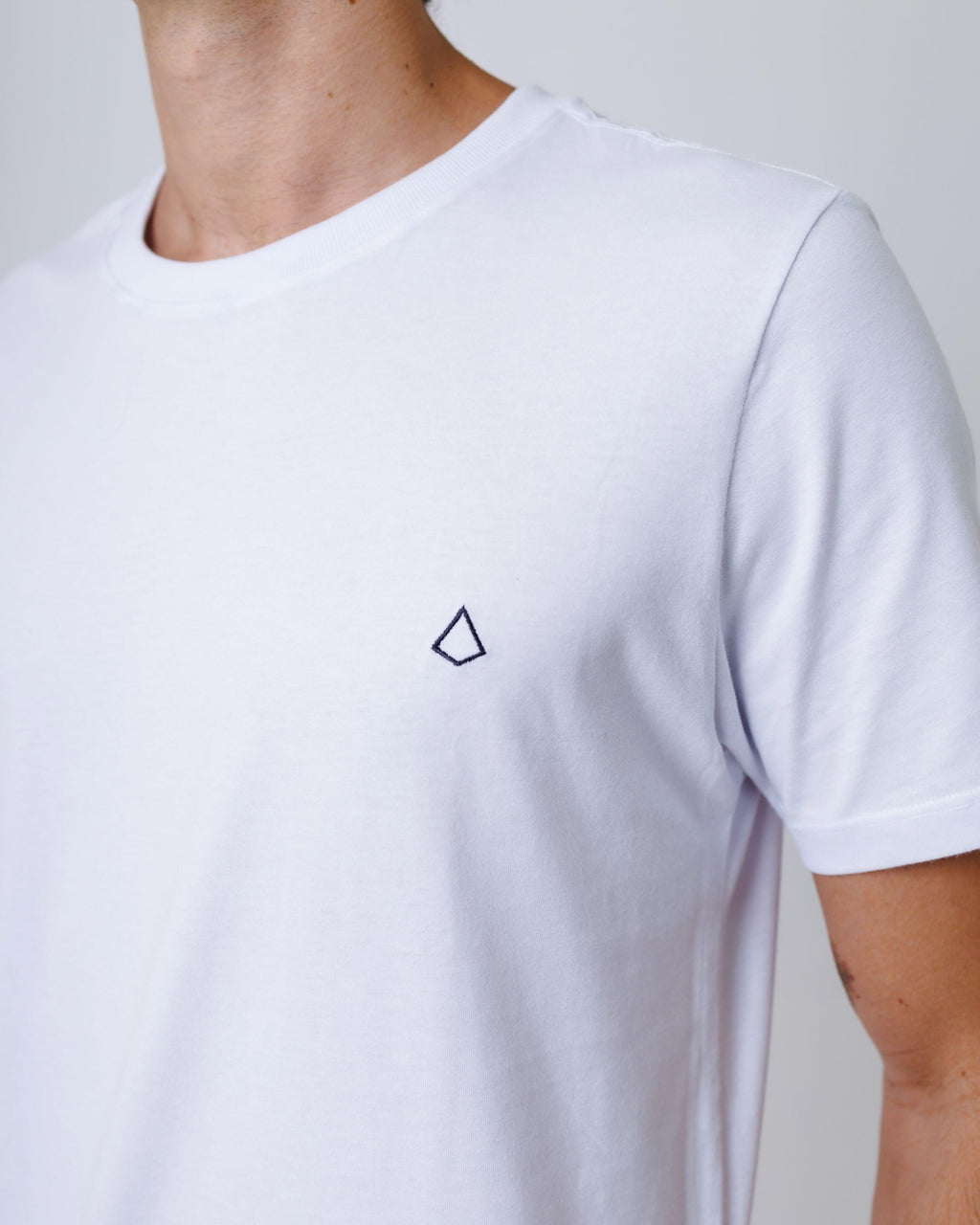 Camiseta Essentials Fella