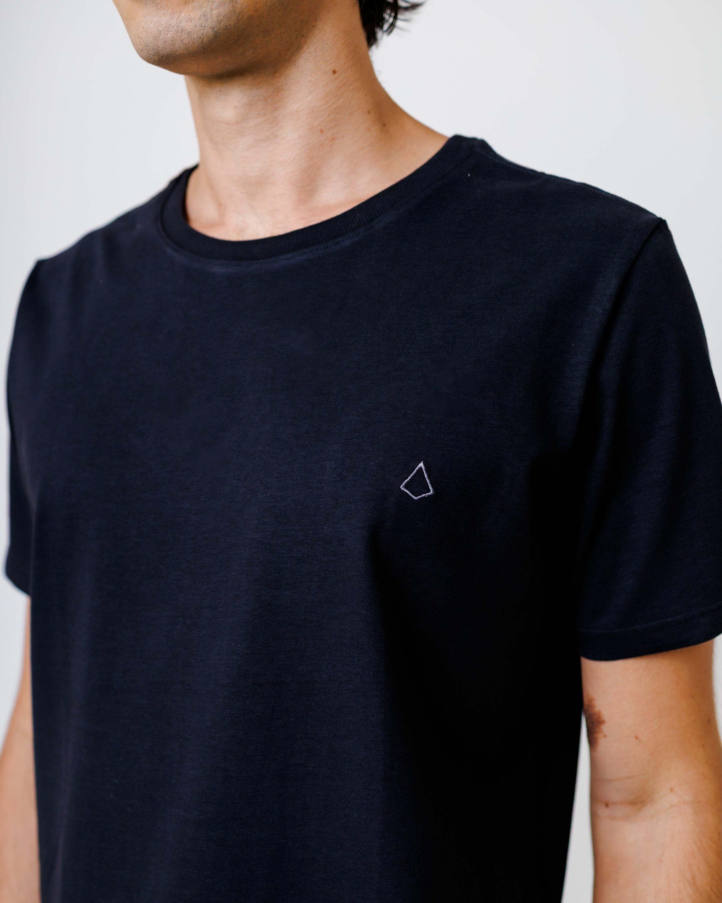 Camiseta Essentials Smoke