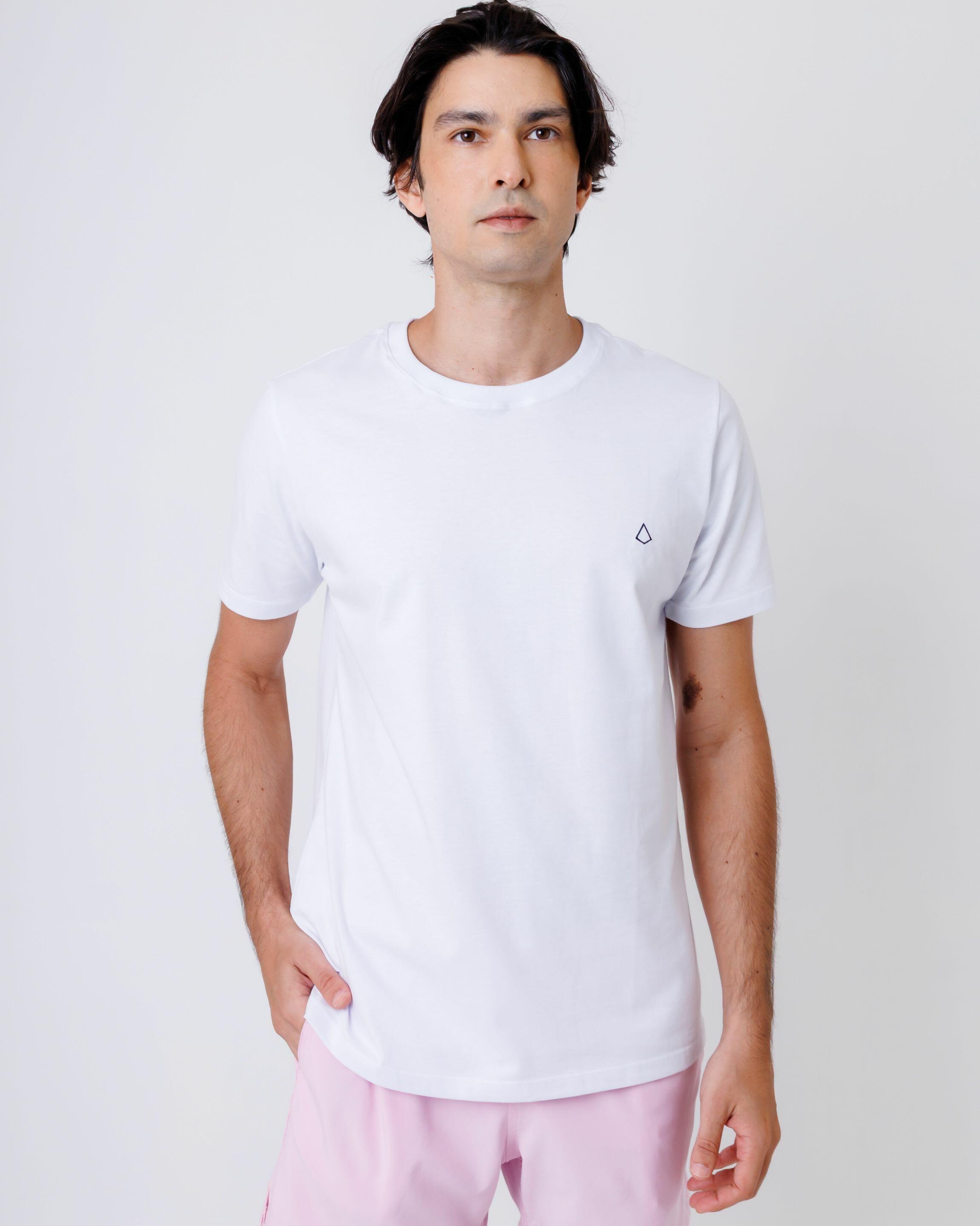 Camiseta Essentials Fella