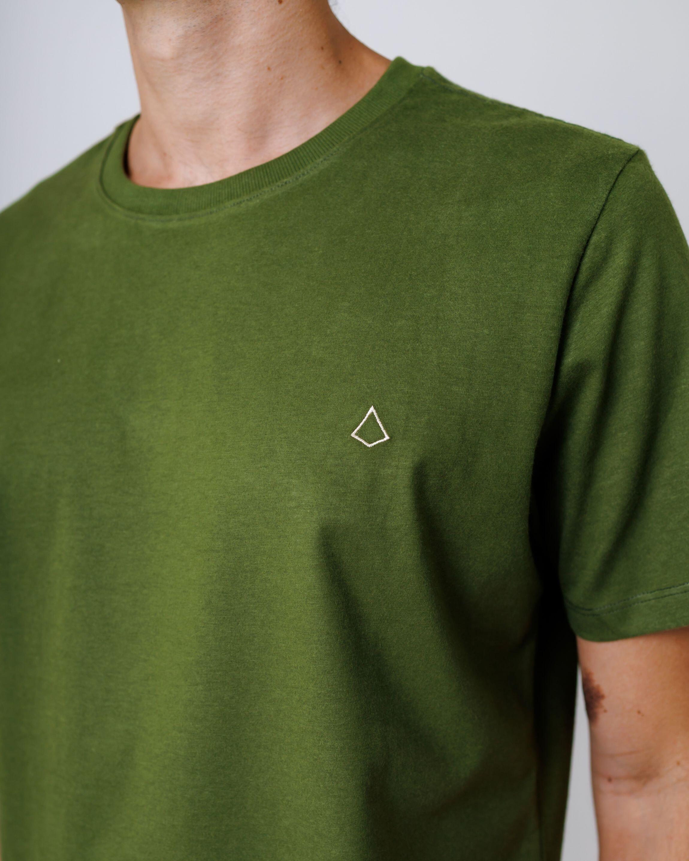 Camiseta Essentials Fern