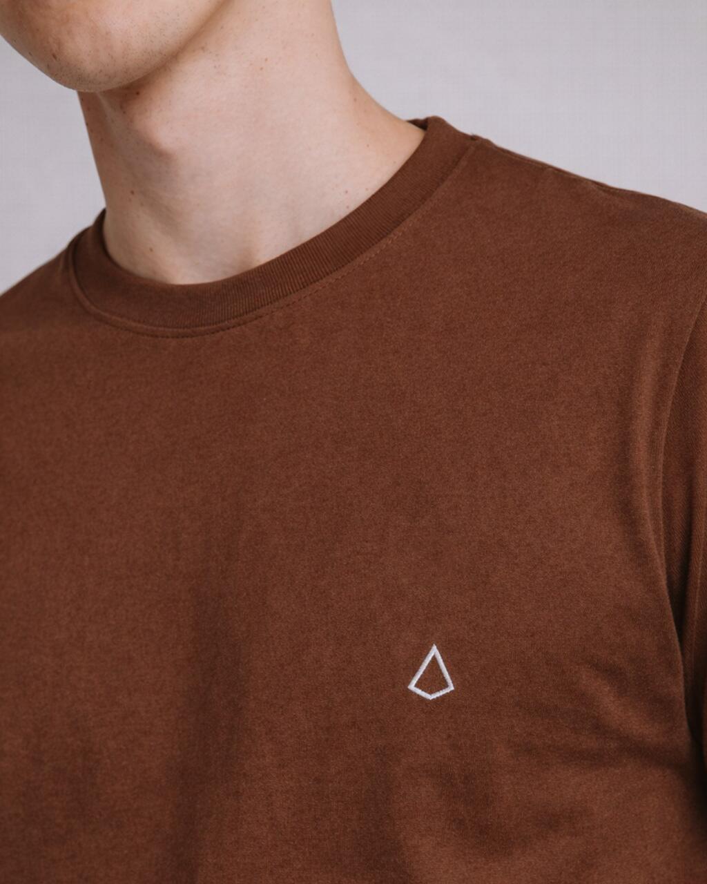 Camiseta Essentials Umber