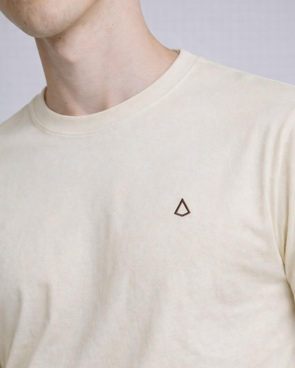Camiseta Essentials Vanilla