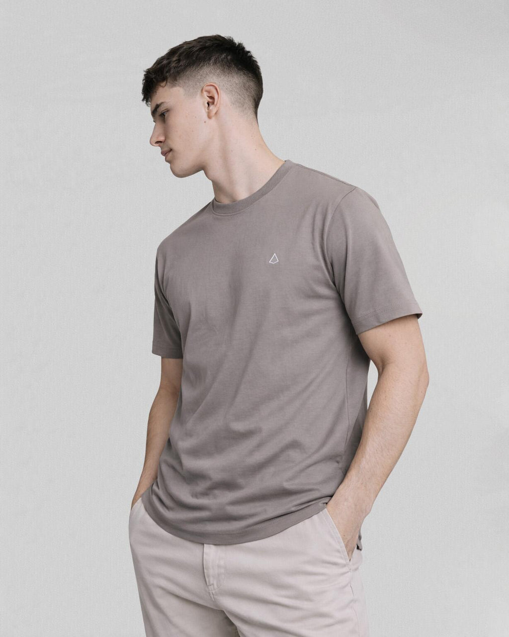 Camiseta Essentials Ecru
