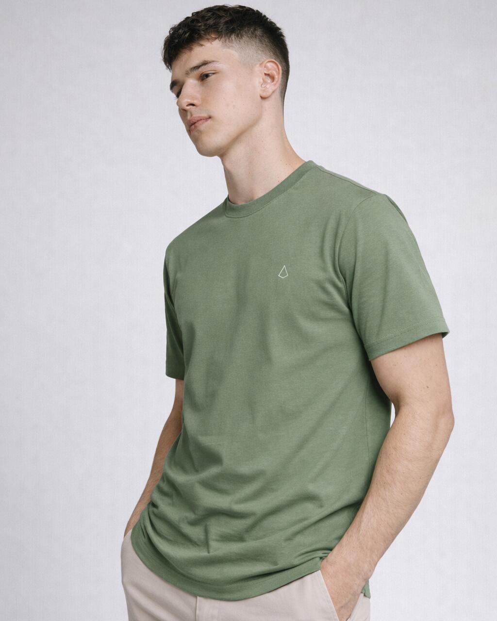 Camiseta Essentials Tea