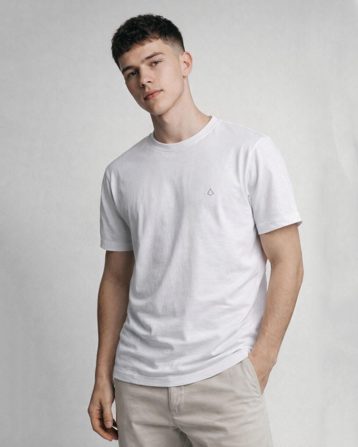 Camiseta Essentials White
