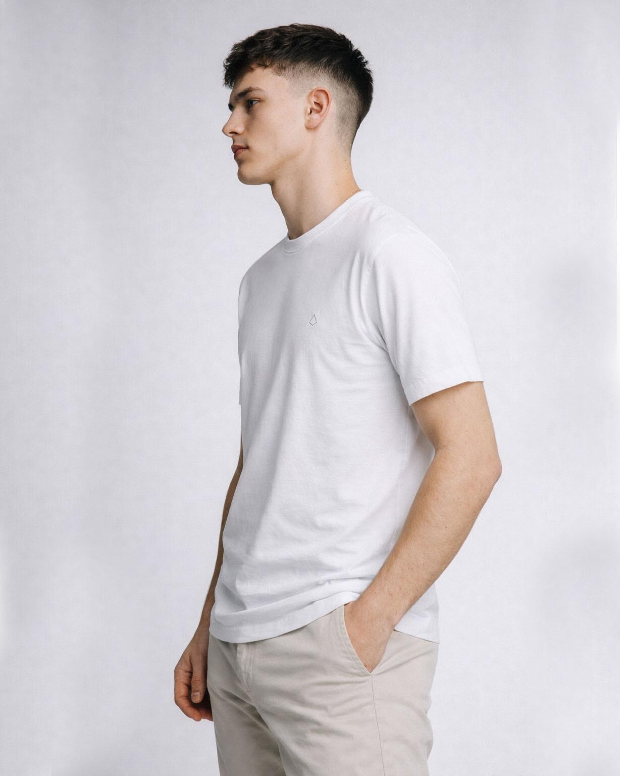 Camiseta Essentials White