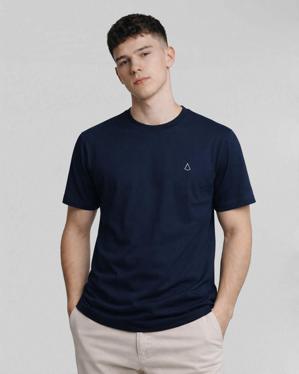 Camiseta Essentials Navy