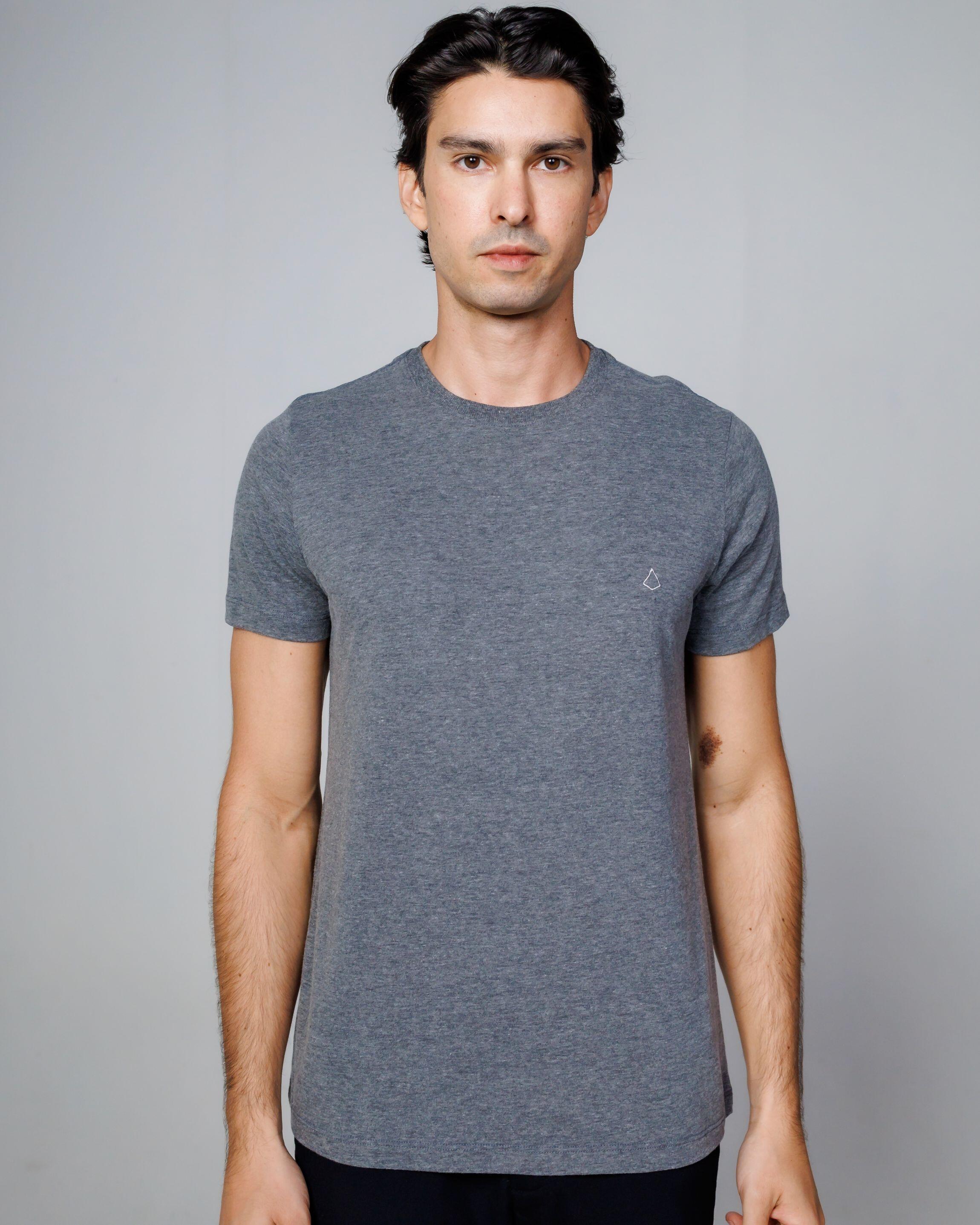 Camiseta Essentials Chumb