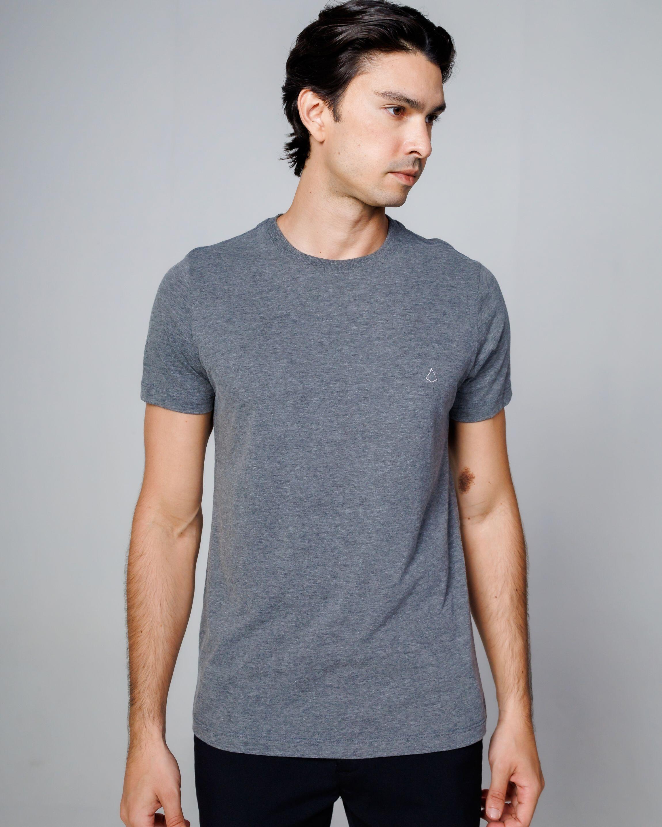 Camiseta Essentials Chumb