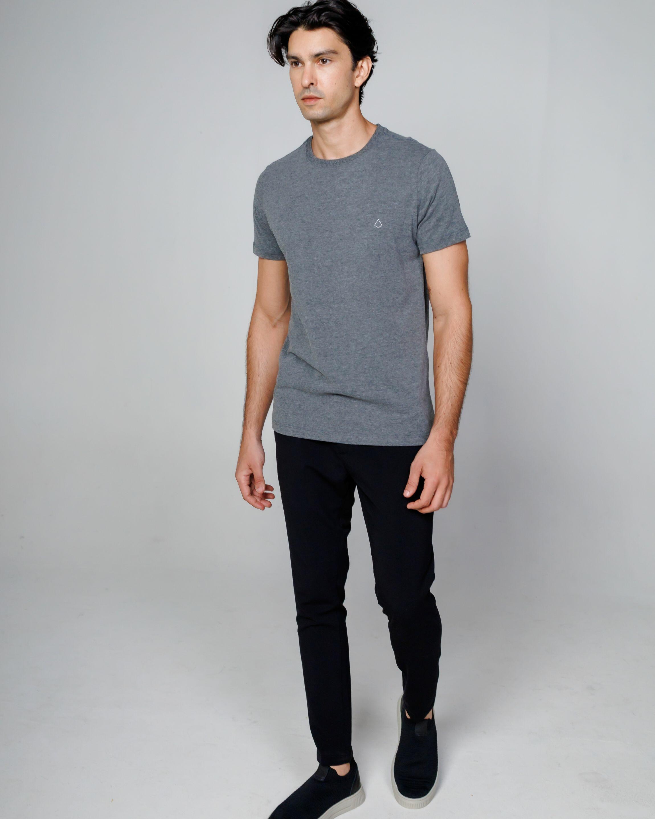 Camiseta Essentials Chumb